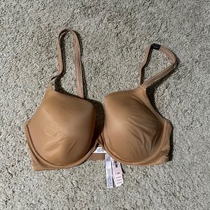 Victorias Secret lined perfect coverage bra